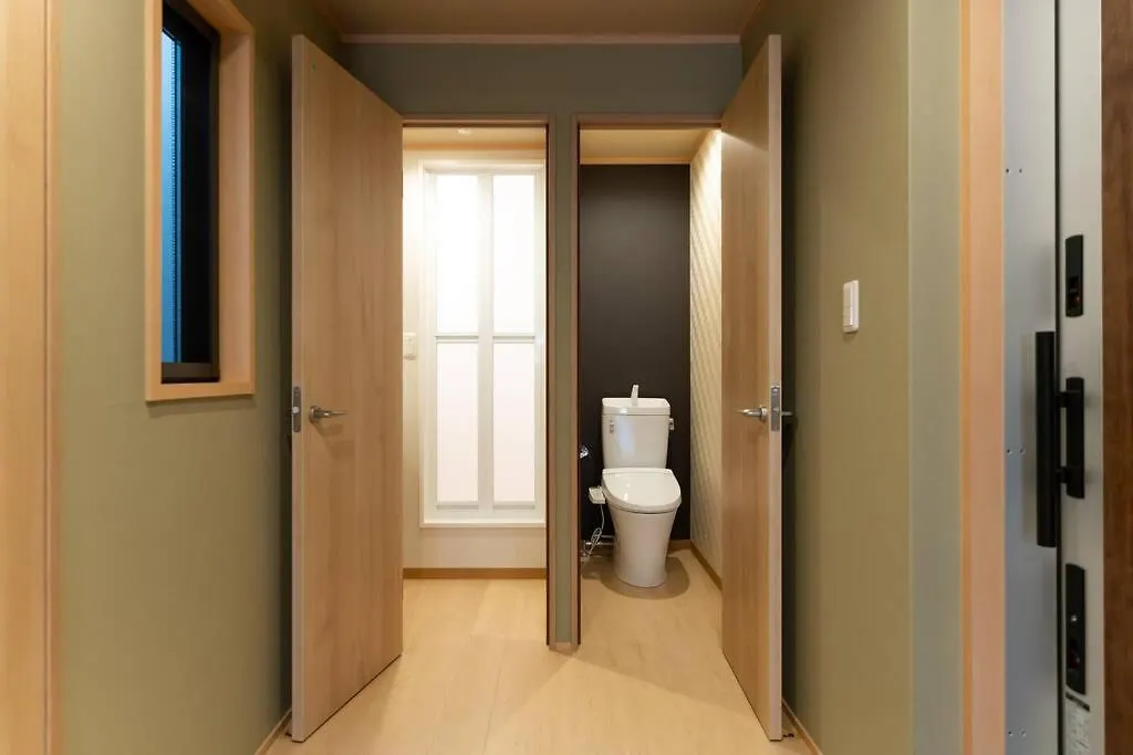 Entire House Rental In Central Osaka 山王 0*,