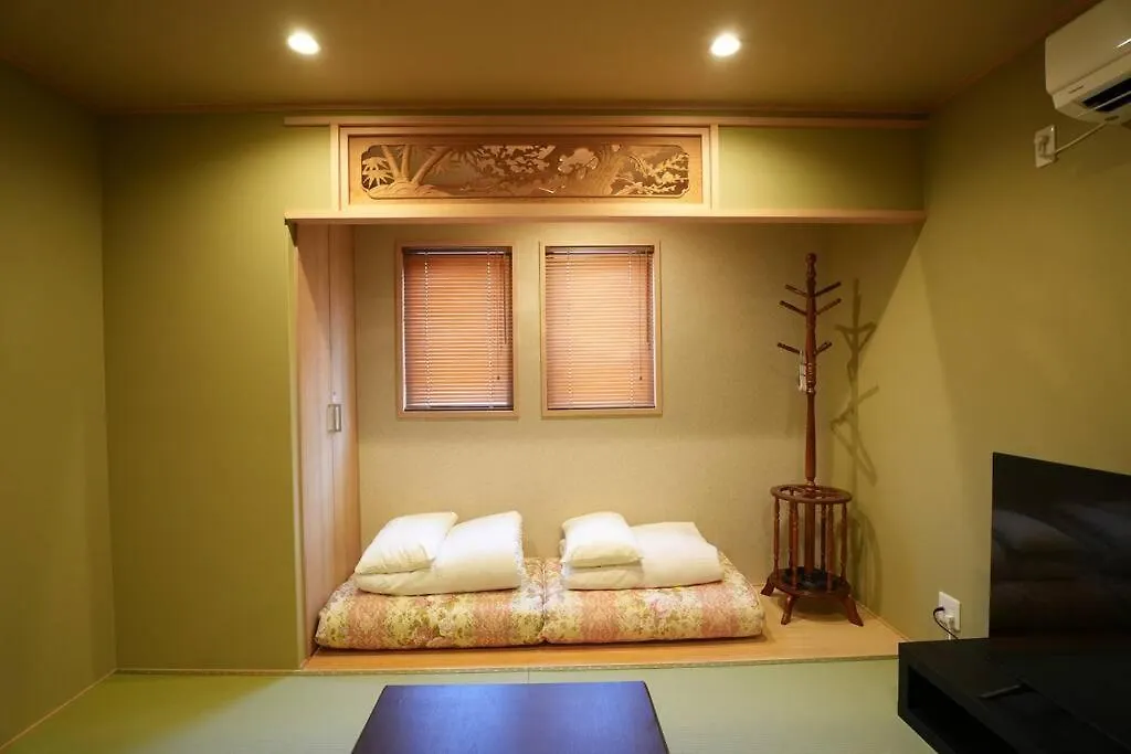 Entire House Rental In Central Osaka 山王 0*,  Japonya